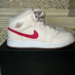 AIR JORDAN 1 MID UTL (GS) 6Y